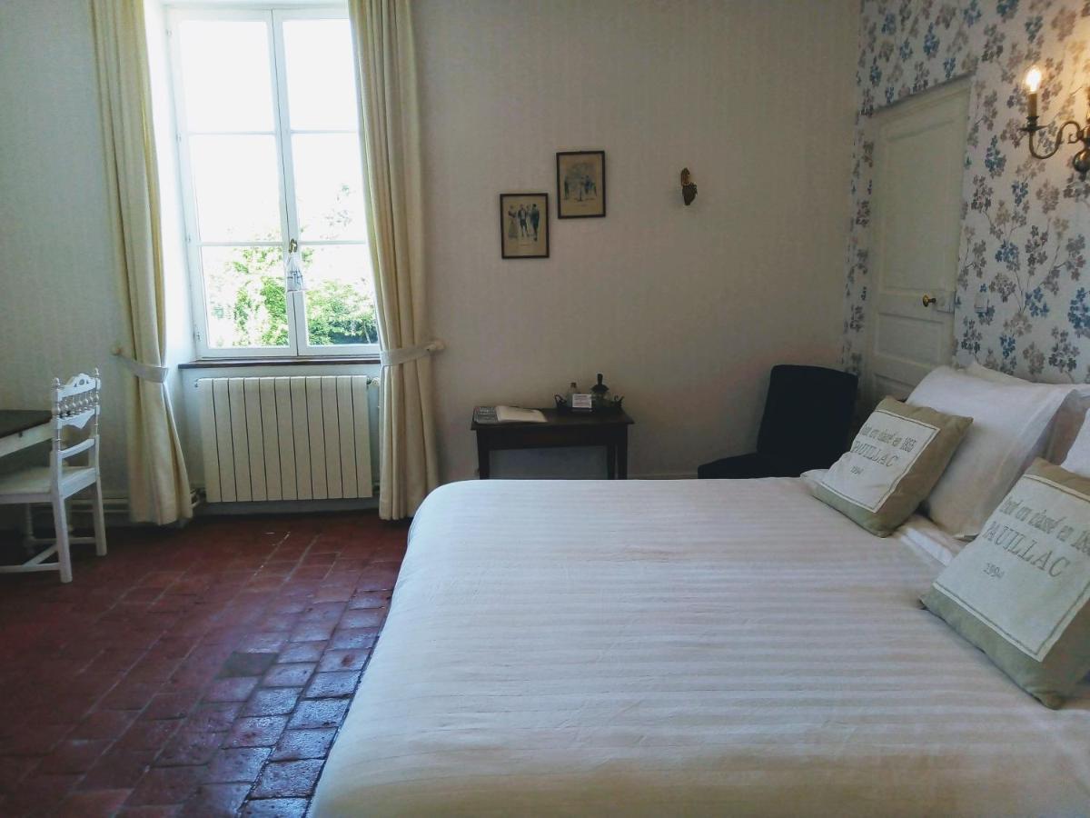 Chateau Latour Apartment Fours