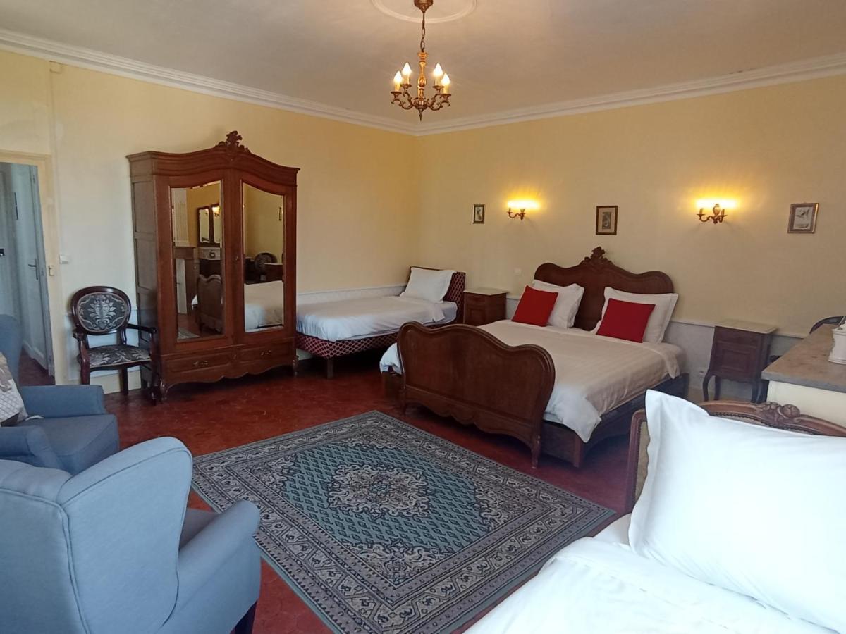 Chateau Latour Apartment Fours