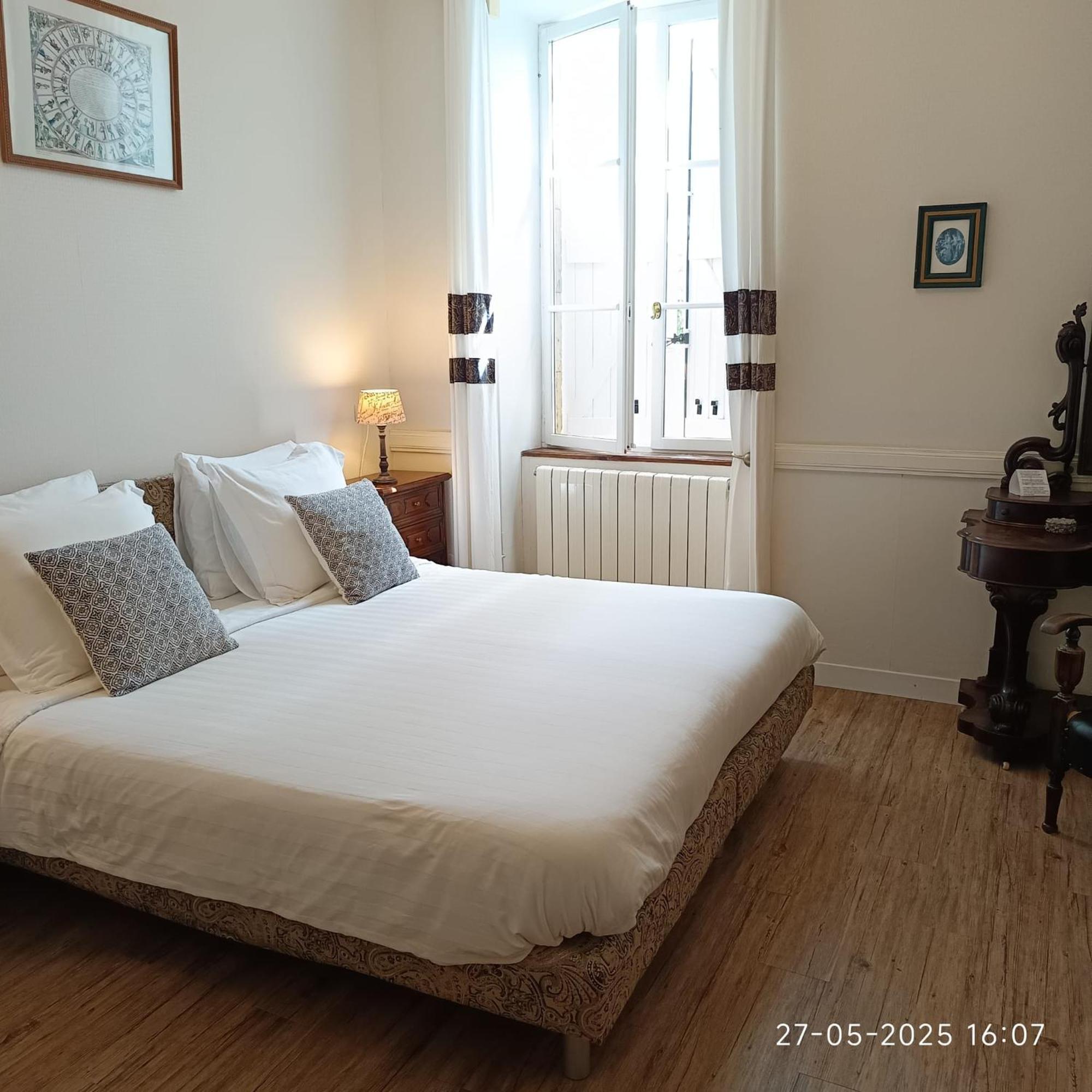 Appartement Château Latour Fours (Nievre)
