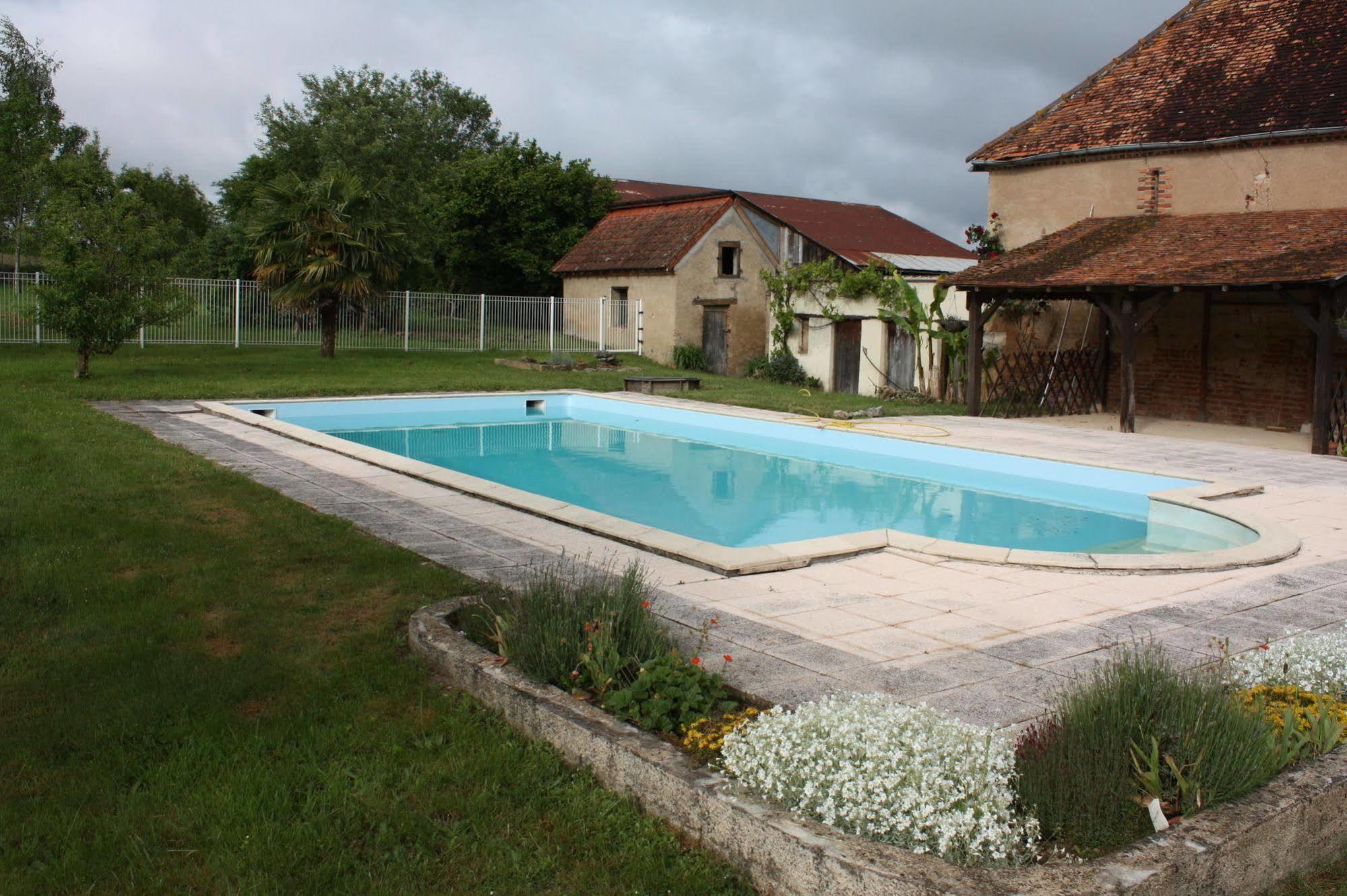 Chateau Latour Apartment Fours